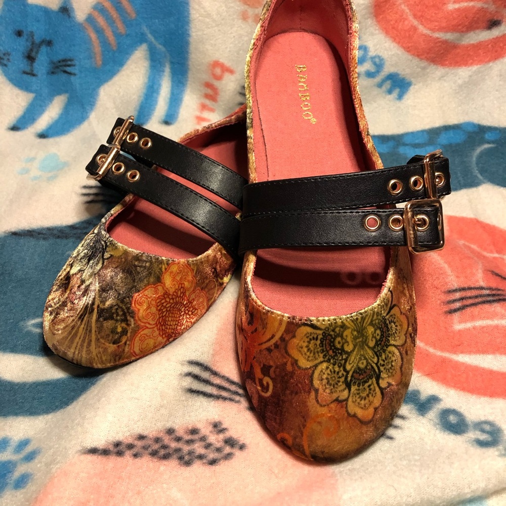 Beautiful Velvet Flats